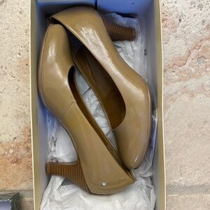 Euro soft pumps Womens Leather wood like heel office career Event Size 7.5 M